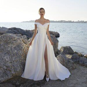 NWT Demetrios Orea Sposa L1046 Ivory Gown